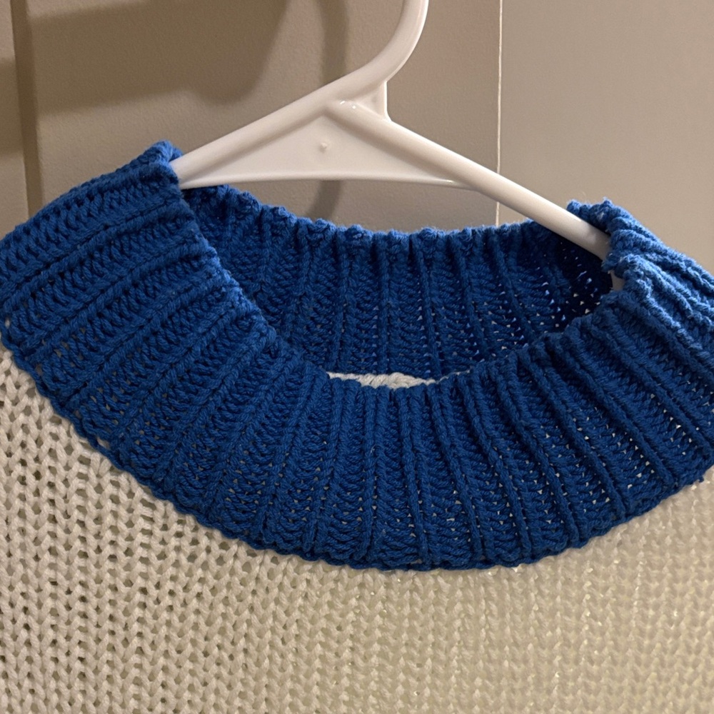 Color Block Sweater - Picture 4 of 4